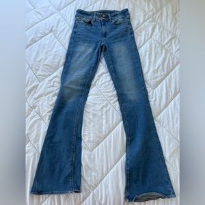 AMERICAN EAGLE HIGH RISE FLARE JEANS